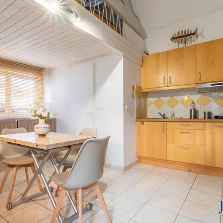 Semesterbostad Jolie Petite Maison Climatisee Parking Prive Gujan-Mestras